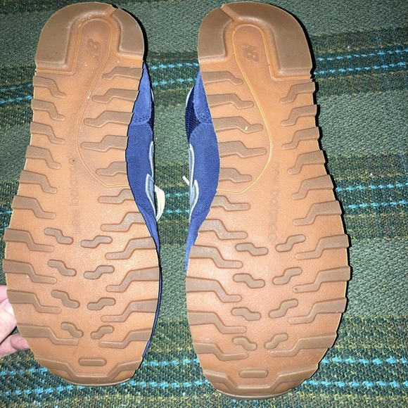 Size 9 NB New Balance 500 Running Shoe Navy Gum Blue Excellent Condition - Picture 4 of 6